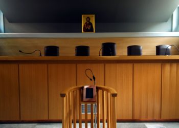 Συγκλονίζει η απολογία του 27χρονου πατροκτόνου: Απειλούσε ότι θα μας σκοτώσει αν δεν του πάω την αδελφή μου
