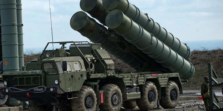 Γερουσιαστής Μενέντεζ σε Τραμπ: Κυρώσεις στην Τουρκία για τους S-400 χωρίς καθυστέρηση