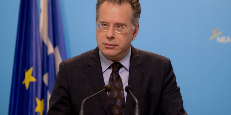 Κουμουτσάκος: Χιλιάδες Σύροι μετανάστες μαζεύονται στη Σμύρνη