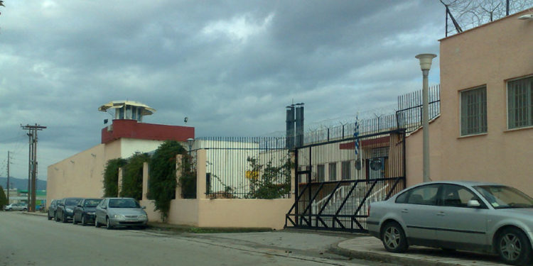 Έρευνες στη φυλακή Κομοτηνής: Έφτιαχναν ποτά μέσα στα κελιά (ΦΩΤΟ)