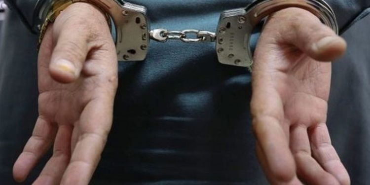 Χειροπέδες σε 39χρονο για λαθραία τσιγάρα