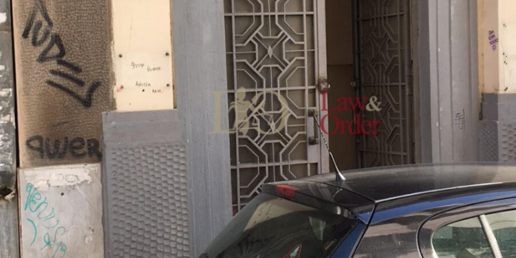 Συναγερμός για χειροβομβίδα σε σπίτι στα Εξάρχεια (ΦΩΤΟ)