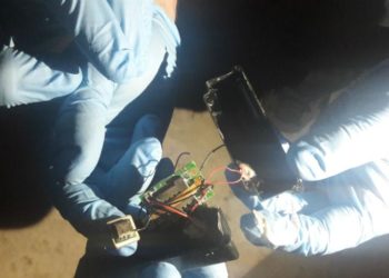 Ασφαλίτες βάζουν κοριούς γεωεντοπισμού σε οχήματα διαδηλωτών