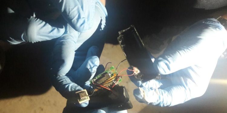 Ασφαλίτες βάζουν κοριούς γεωεντοπισμού σε οχήματα διαδηλωτών