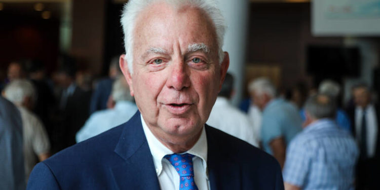 «Κλειστές δομές» και αύξηση επιστροφής μεταναστών εξήγγειλε ο Π. Πικραμμένος