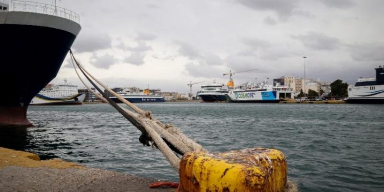 Συνεχίζονται τα προβλήματα στα ακτοπλοϊκά δρομολόγια – Σε ισχύ παραμένει το απαγορευτικό απόπλου
