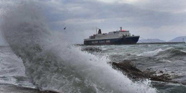 Προβλήματα στα ακτοπλοϊκά δρομολόγια λόγω των ισχυρών ανέμων