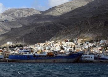 Βύθιση παρoπλισμένου φορτηγού πλοίου στο λιμάνι της Καλύμνου