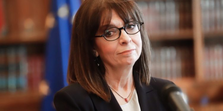 ΠτΔ για 21η Απριλίου: «Διαρκής πρόκληση για όλους η υπεράσπιση της δημοκρατίας»