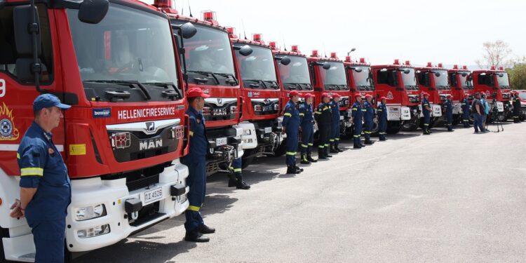 Τριάντα πέντε νέα πυροσβεστικά οχήματα για την Αττική – (ΦΩΤΟ)
