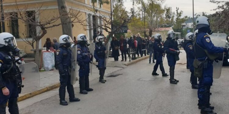 Μήνυση για «ρατσιστική συμπεριφορά» σε βάρος αστυνομικού από… αστυνομικό