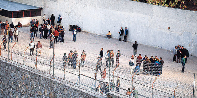 Απόπειρα απόδρασης από τις Φυλακές Αυλώνα – Πυροβολισμοί από τους φρουρούς