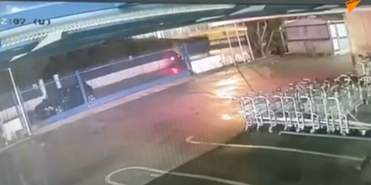 Αυτοκίνητο με θηριώδη ιπποδύναμη «πονοκεφαλιάζει» την ΕΛΑΣ – BINTEO