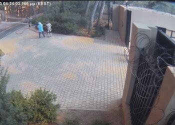 Συγκλονιστικό βίντεο από την επέλαση της φωτιάς στη Βαρυμπόμπη