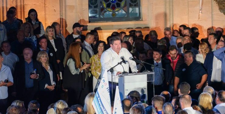 Μαζική η κεντρική συγκέντρωση του Μιχάλη Καραμαλάκη στο Ηράκλειο