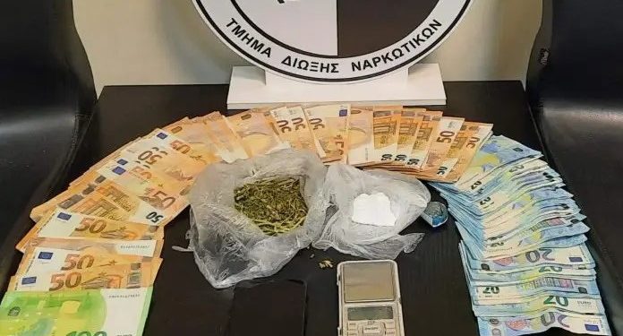 Ηράκλειο: 23χρονος είχε στο σπίτι του χασίς, κοκαΐνη και πάνω από 3.500 ευρώ – ΦΩΤΟ