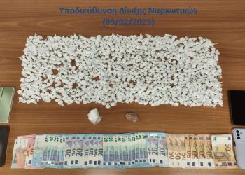 Αθήνα: Χειροπέδες σε 2 άνδρες – Είχαν σε κρύπτη αυτοκινήτου μεγάλη ποσότητα με φιξάκια κοκαΐνης – ΦΩΤΟ