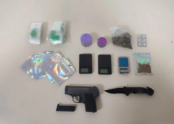 Πτολεμαΐδα: Χειροπέδες σε δύο 19χρονους για ναρκωτικά, όπλα και παραβίαση του μισού ΚΟΚ – ΦΩΤΟ