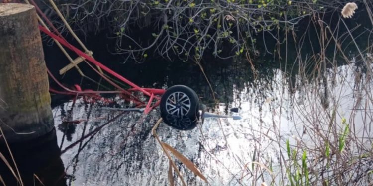 Λακωνία: Νεκρή 15χρονη – Οδηγούσε αυτοκίνητο που έπεσε στο ποτάμι με τους γονείς της – BINTEO