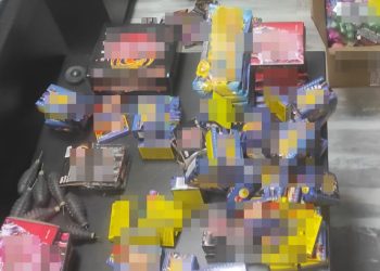 Ιωάννινα: Συνελήφθη ιδιοκτήτρια καταστήματος για βεγγαλικά – Κατασχέθηκαν 7.710 παιδικά αθύρματα – ΦΩΤΟ