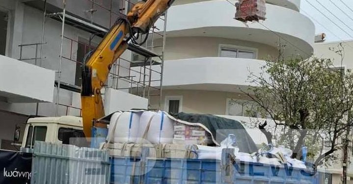 Εργατικό δυστύχημα στη Βούλα: Νεκρός ο 28χρονος χειριστής του γερανού – 7 προσαγωγές – ΒΙΝΤΕΟ