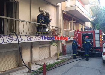 Θεσσαλονίκη: Φωτιά σε διαμέρισμα από μάτι κουζίνας – Στο νοσοκομείο ένας άνδρας – ΒΙΝΤΕΟ – ΦΩΤΟ