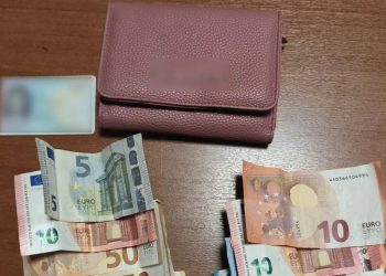 Συνελήφθησαν 2 πορτοφολάδες που «έγδυναν» τουρίστες στο ιστορικό κέντρο της Αθήνας – ΦΩΤΟ