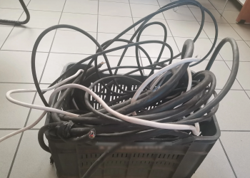 «Πλιάτσικο» με τα καλώδια του Προαστιακού στο σταθμό Αγίων Αναργύρων – ΦΩΤΟ