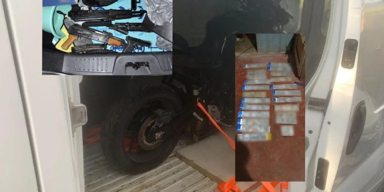 Τι βρήκε η ΕΛΑΣ στην μάντρα-ορμητήριο στα Καλύβια – Το φριχτό έγκλημα που έκανε ο συλληφθέντας όταν ήταν 16 ετών – ΦΩΤΟ