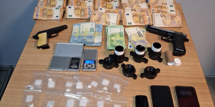 Βόρεια Εύβοια: Συνελήφθησαν δύο άτομα για διακίνηση ναρκωτικών – ΦΩΤΟ