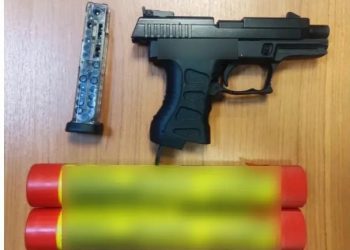 Θεσσαλονίκη: Συνελήφθη 47χρονος οργανωμένος οπαδός ομάδας με αεροβόλο πιστόλι και φωτοβολίδες – ΦΩΤΟ