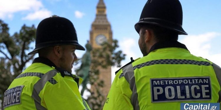 Προειδοποίηση βρετανικής αστυνομίας: Χειροπέδες σε όσους καλούν σε «ιντιφάντα» – ΒΙΝΤΕΟ