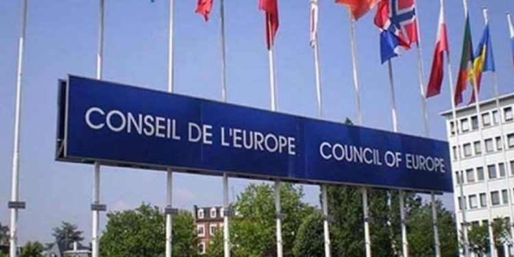 Στο Συμβούλιο της Ευρώπης η καταγγελία της ΕΣΗΕΑ για την επίθεση κατά της δημοσιογράφου Μίνας Καραμήτρου