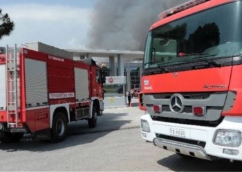 Φωτιά σε υδροπτέρυγο στο Πέραμα