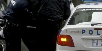 Τρεις συλλήψεις για επεισόδιο σε κατάστημα στον Εύοσμο – Επιτέθηκαν σε αστυνομικούς