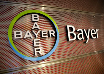 Σκάνδαλο Bayer: Παίρνουν διαστάσεις «χιονοστιβάδας» οι αποκαλύψεις για τις λίστες εκβιασμών