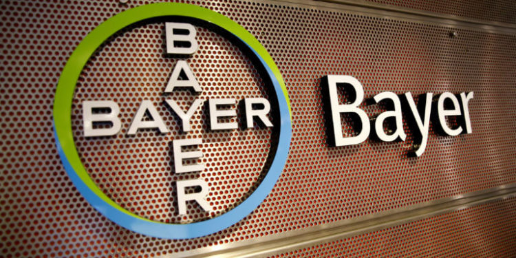 Σκάνδαλο Bayer: Παίρνουν διαστάσεις «χιονοστιβάδας» οι αποκαλύψεις για τις λίστες εκβιασμών