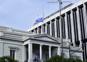 Τηλεφωνική επικοινωνία Κατρούγκαλου – Πάιατ για την επίθεση στο σπίτι του Αμερικανού πρέσβη