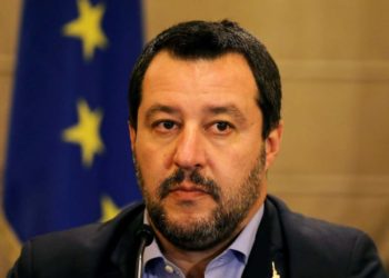 Independent: 5.500 ευρώ πρόστιμο σε όποιον διασώζει μετανάστη λέει ο Σαλβίνι