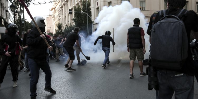 Ένταση σε πορεία στο κέντρο της Αθήνας