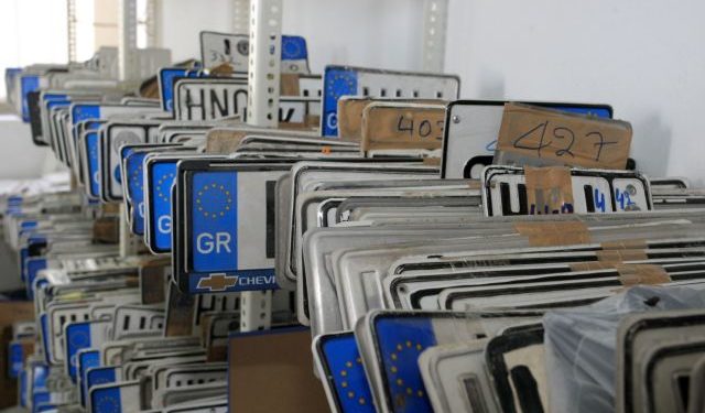 Επιστροφή πινακίδων από τον δήμο Αθηναίων για τις εκλογές