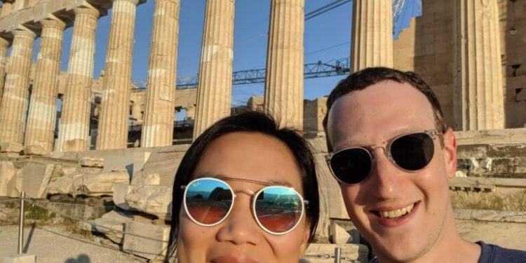 Ο Mark Zuckerberg έκανε check in στην Ακρόπολη