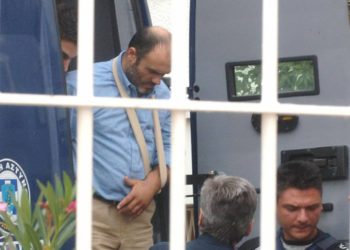 Χολιγουντιανή μεταγωγή Παλαιοκώστα στο νοσοκομείο του Ρίου