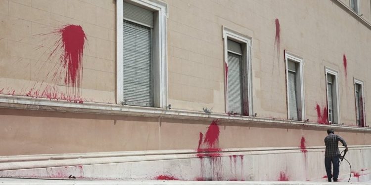 30.000 ευρώ εγγύηση καλείται να πληρώσει και δεύτερο μέλος του Ρουβίκωνα