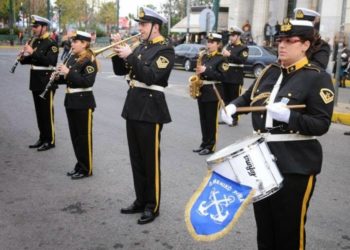 Συναυλία της μπάντας του Λιμενικού στην Αίγινα, στο πλαίσιο του εορτασμού για τα 100 χρόνια από την ίδρυση του Σώματος
