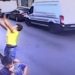 Συγκλονιστική διάσωση: 17χρονος έπιασε στον αέρα 2χρονο κοριτσάκι που έπεσε από τον δεύτερο όροφο – ΒΙΝΤΕΟ