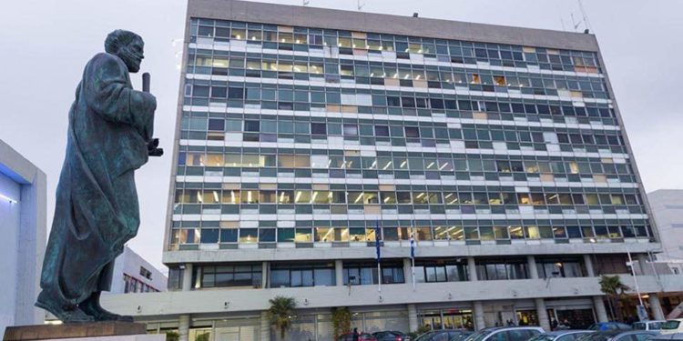 Ανησυχία για την παρεμπόδιση της λειτουργίας θεσμικών οργάνων εκφράζει η Σύγκλητος του ΑΠΘ