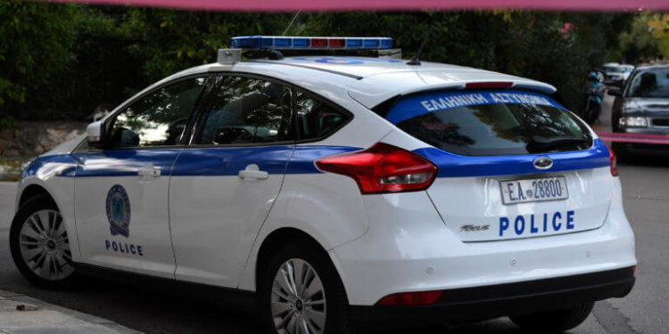 Οικογενειακή τραγωδία στην Αγία Παρασκευή – Έσφαξε τον πατέρα της και προσπάθησε να αυτοκτονήσει
