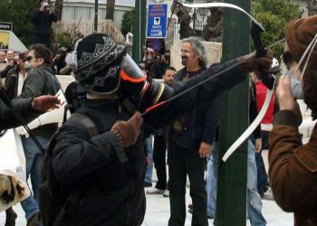 Απέδρασε από τις φυλακές Τίρυνθας ο «τοξοβόλος του Συντάγματος»