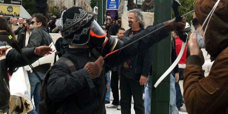 Απέδρασε από τις φυλακές Τίρυνθας ο «τοξοβόλος του Συντάγματος»